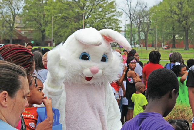 PBPD Easter egg hunt attracts hundreds of children
