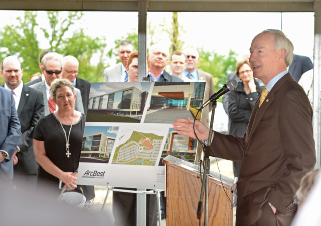 ArcBest breaks ground for new headquarters