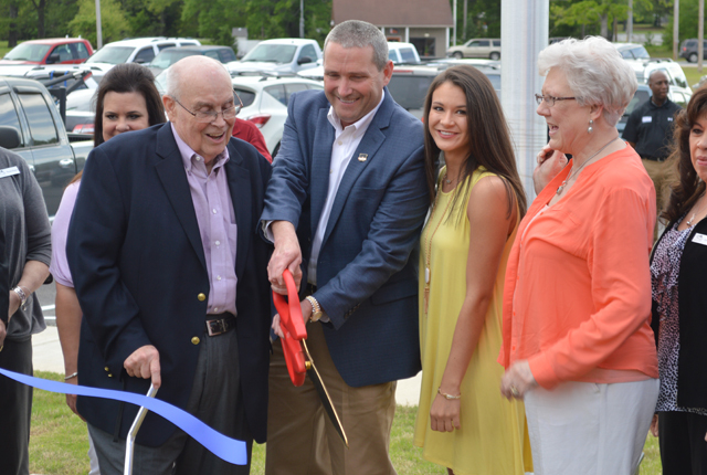 James Jitters’ Morgan Community Center holds grand opening