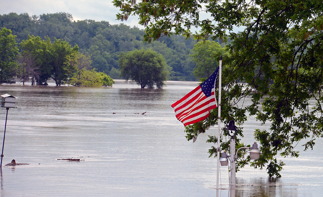 Traffic at standstill on major Arkansas rivers