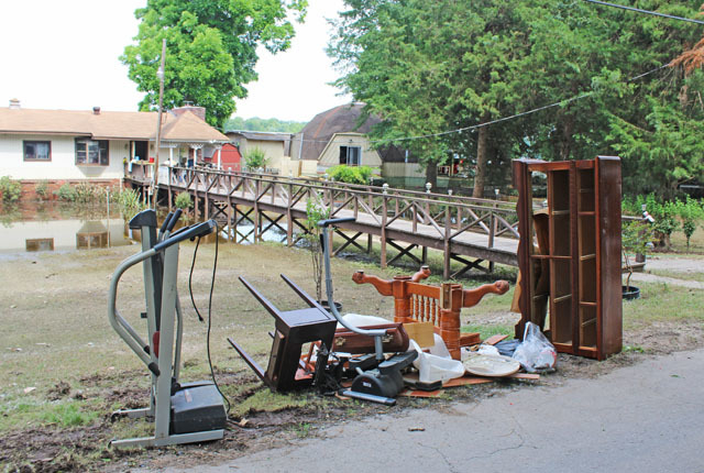 Cleanup begins for flood victims