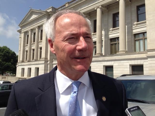 Hutchinson says he can end PARCC contract despite board vote