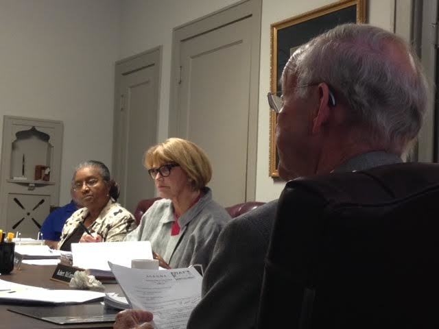 Ethics panel reaffirms past ruling on ticket sales to legislators