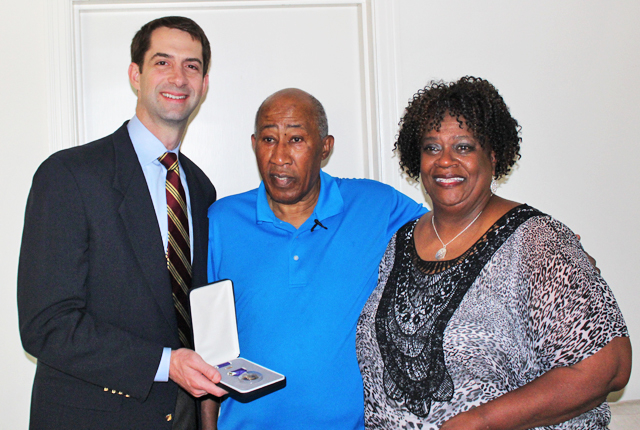 Sen. Cotton presents medals to Vietnam veteran