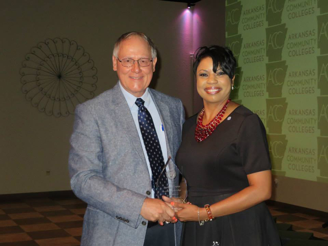 SEARK admissions director receives award