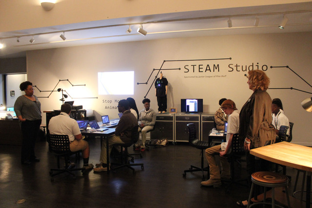 Watson Chapel EAST students visit arts center