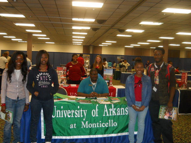 Dollarway students attend college planning program