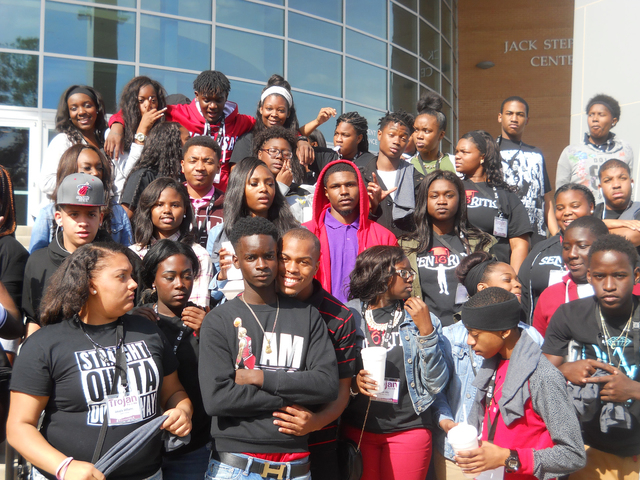 Dollarway students visit UALR