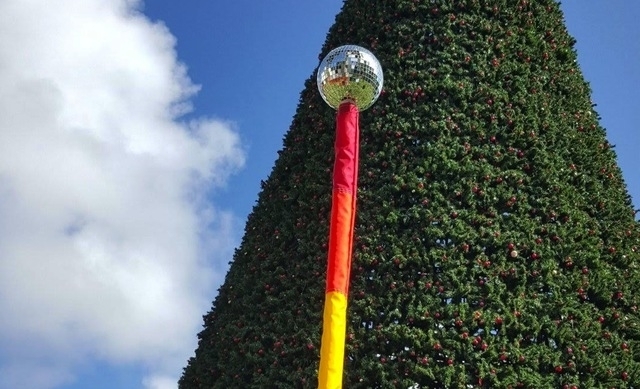 Groups seeks to display rainbow Festivus pole at Arkansas Capitol