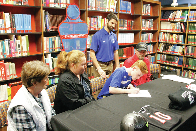 Maynard inks with Mustangs