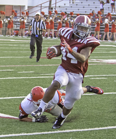 Reades, Zebras dominate Razorbacks