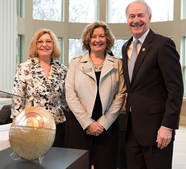 Governor honors arts center