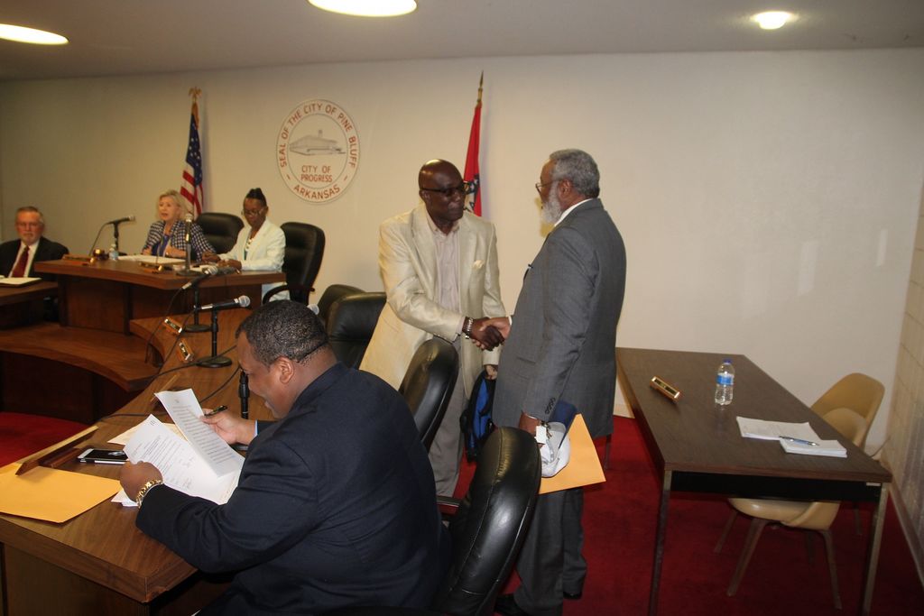 City Council approves residency restrictions on department heads