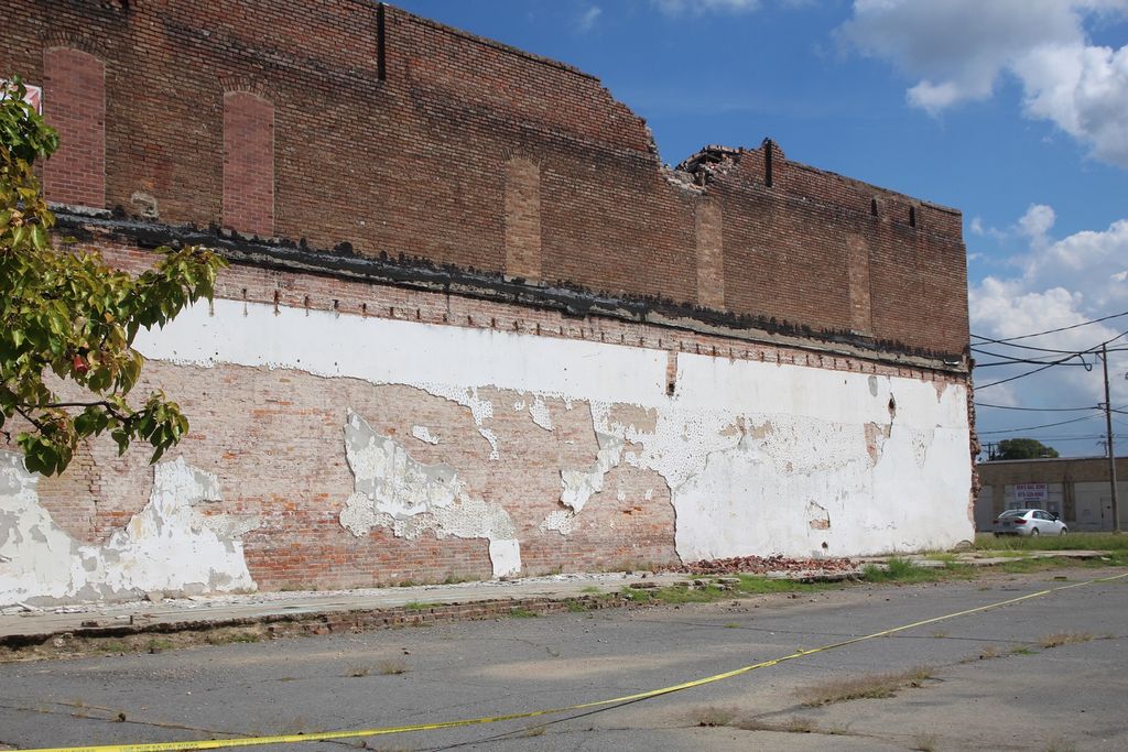 With eye toward clean-up, city leaders cracking down