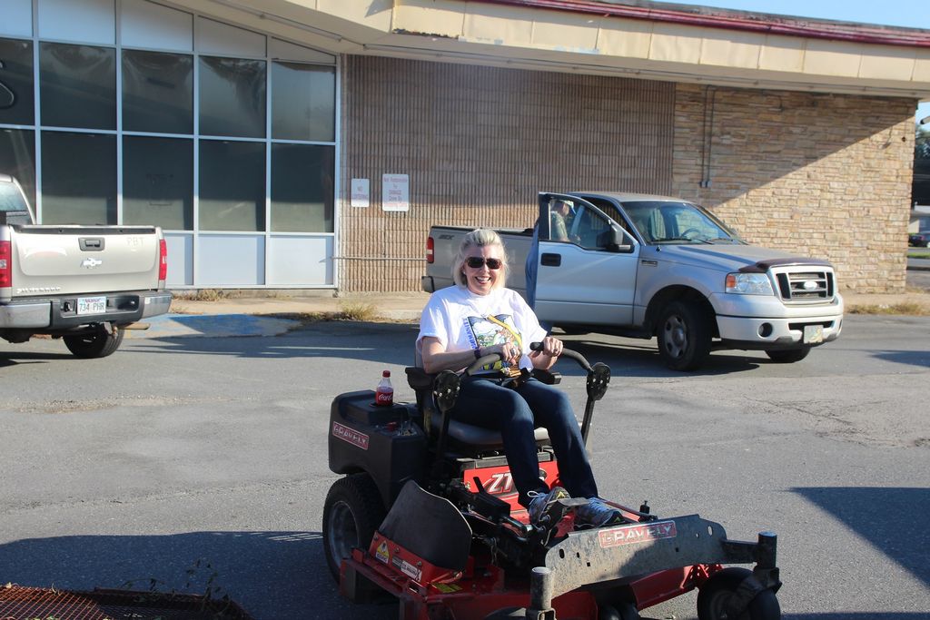 MOWING MAYOR
