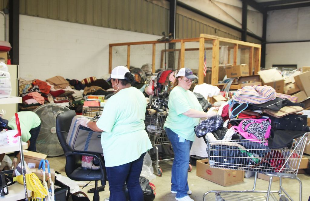 Volunteers fan out for United Way’s Day of Caring