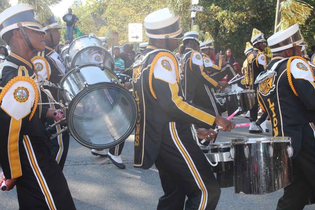 Bands, barbecue and beauty queens mix at Homecoming Parade