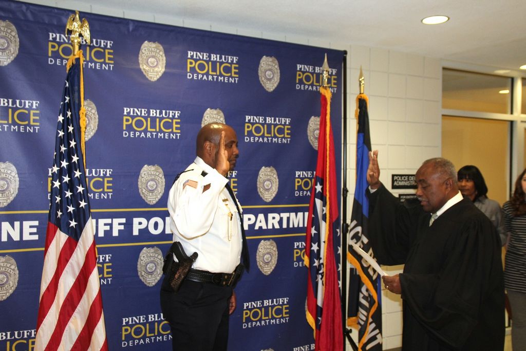 Police promote Hadley to deputy chief