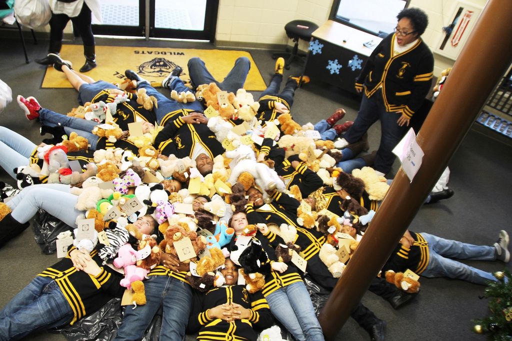 Watson Chapel students donate hundreds of teddy bears