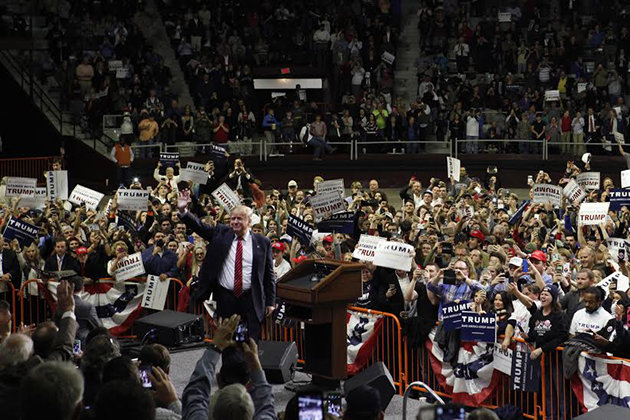 Trump slams Cruz at Little Rock rally