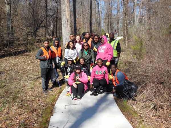 UAPB sorority, fraternity among volunteers at cleanup of Byrd Lake Natural Area
