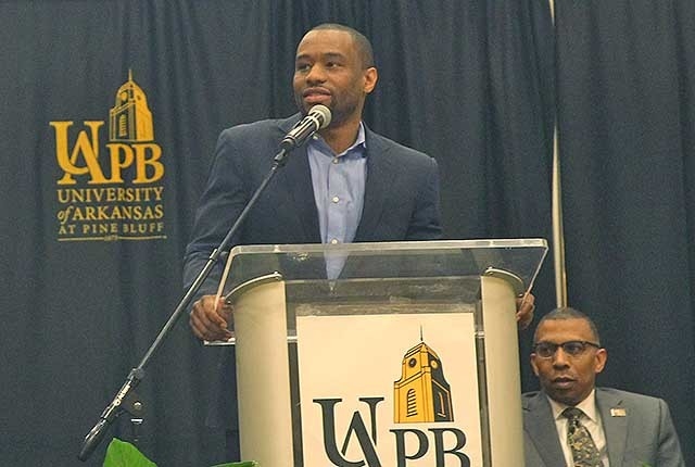 Hill urges students to be themselves
