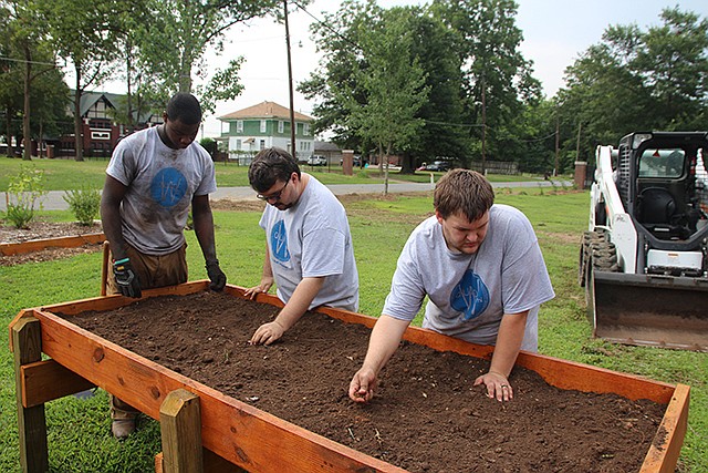 Day of service program helps community | Pine Bluff Commercial News