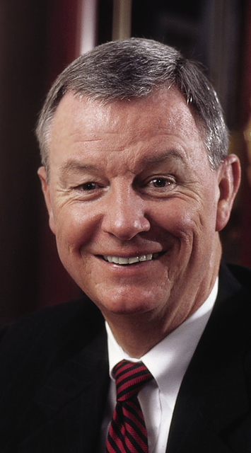 Clarks give $300,000 for UAMS project honoring J. Thomas May