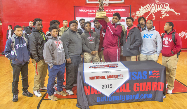 Zebra football honored by MaxPreps