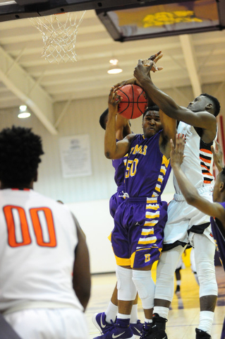 Dumas boys’ rally comes up short