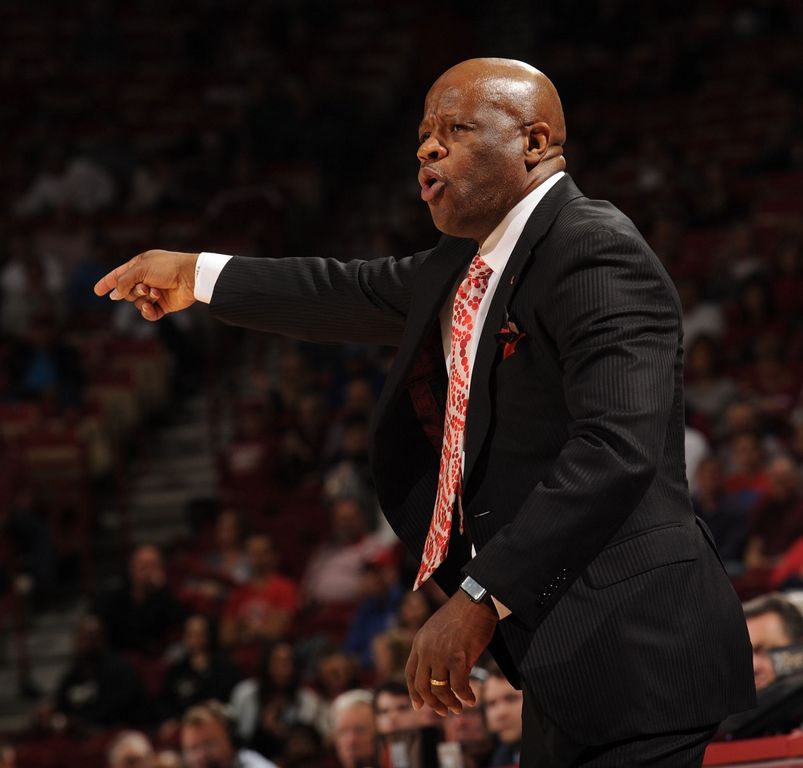 Reeling Razorbacks quickly falling out of NCAA contention