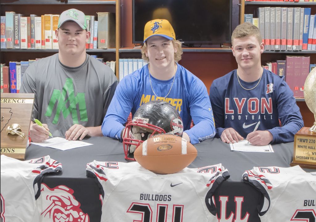 3 Bulldogs sign to play college football