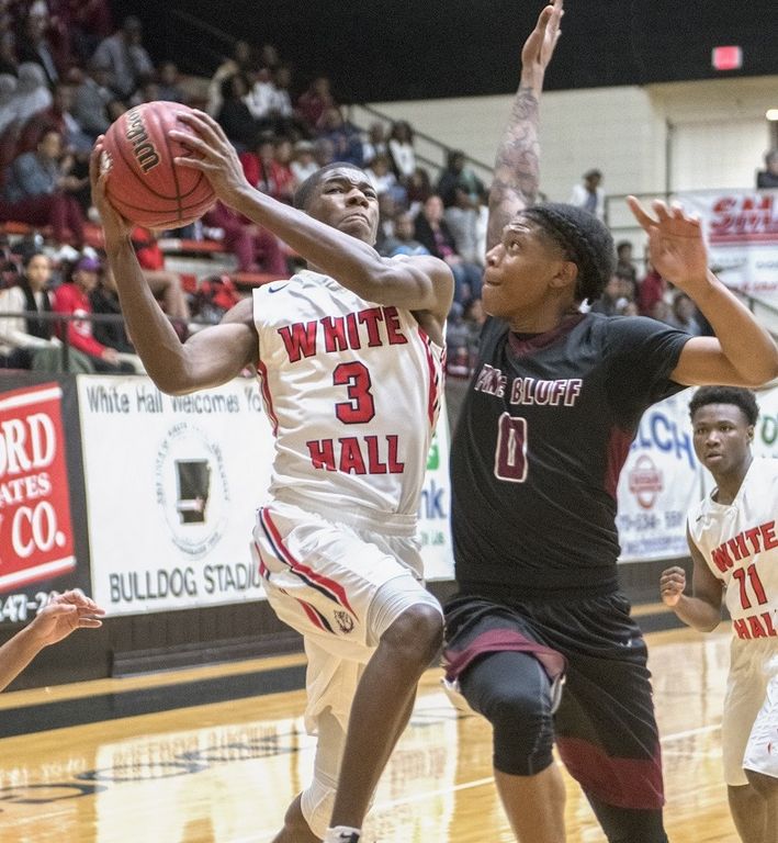 Zebras win big against White Hall, 62-40