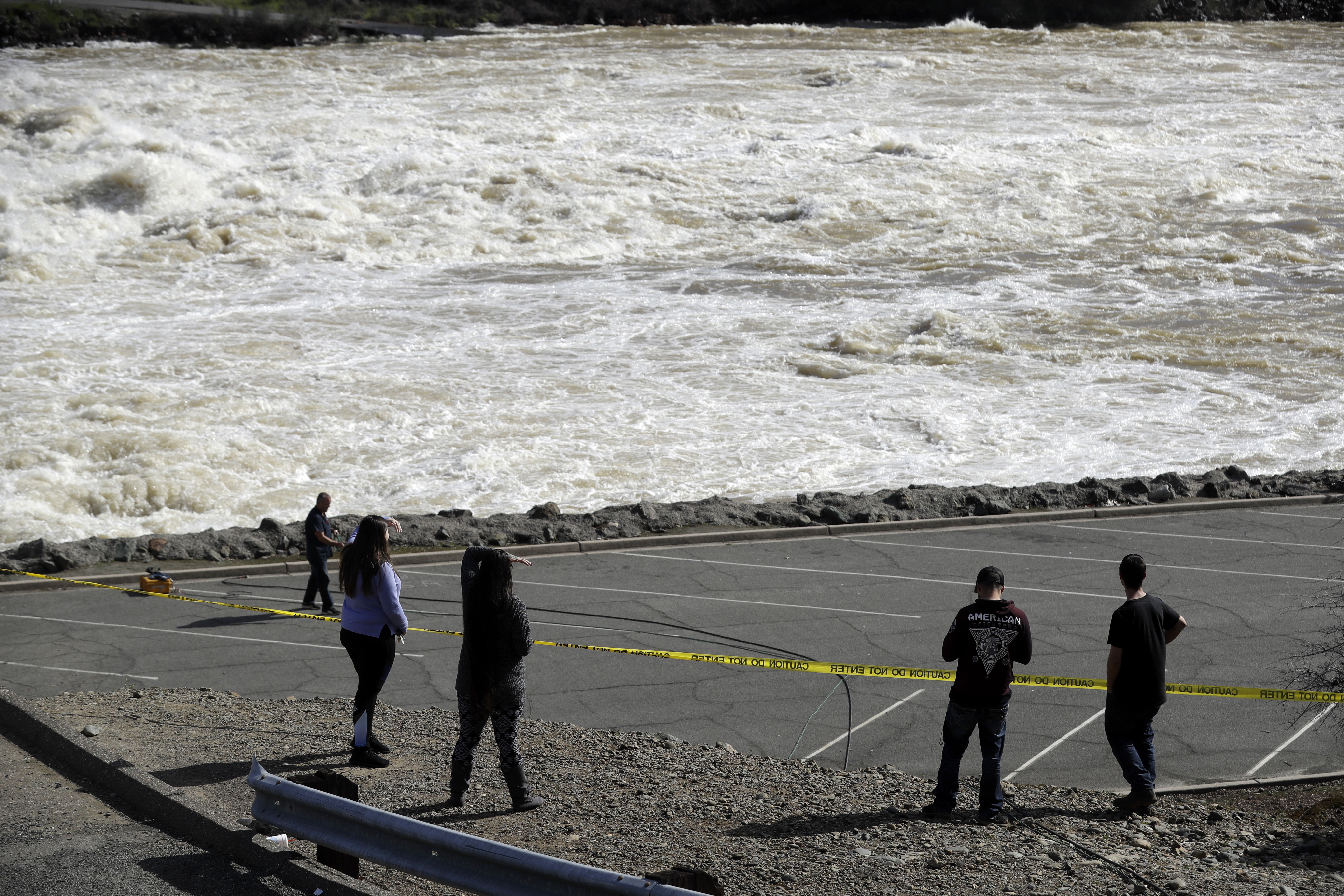 Nearly 200,000 dam evacuees allowed to go home