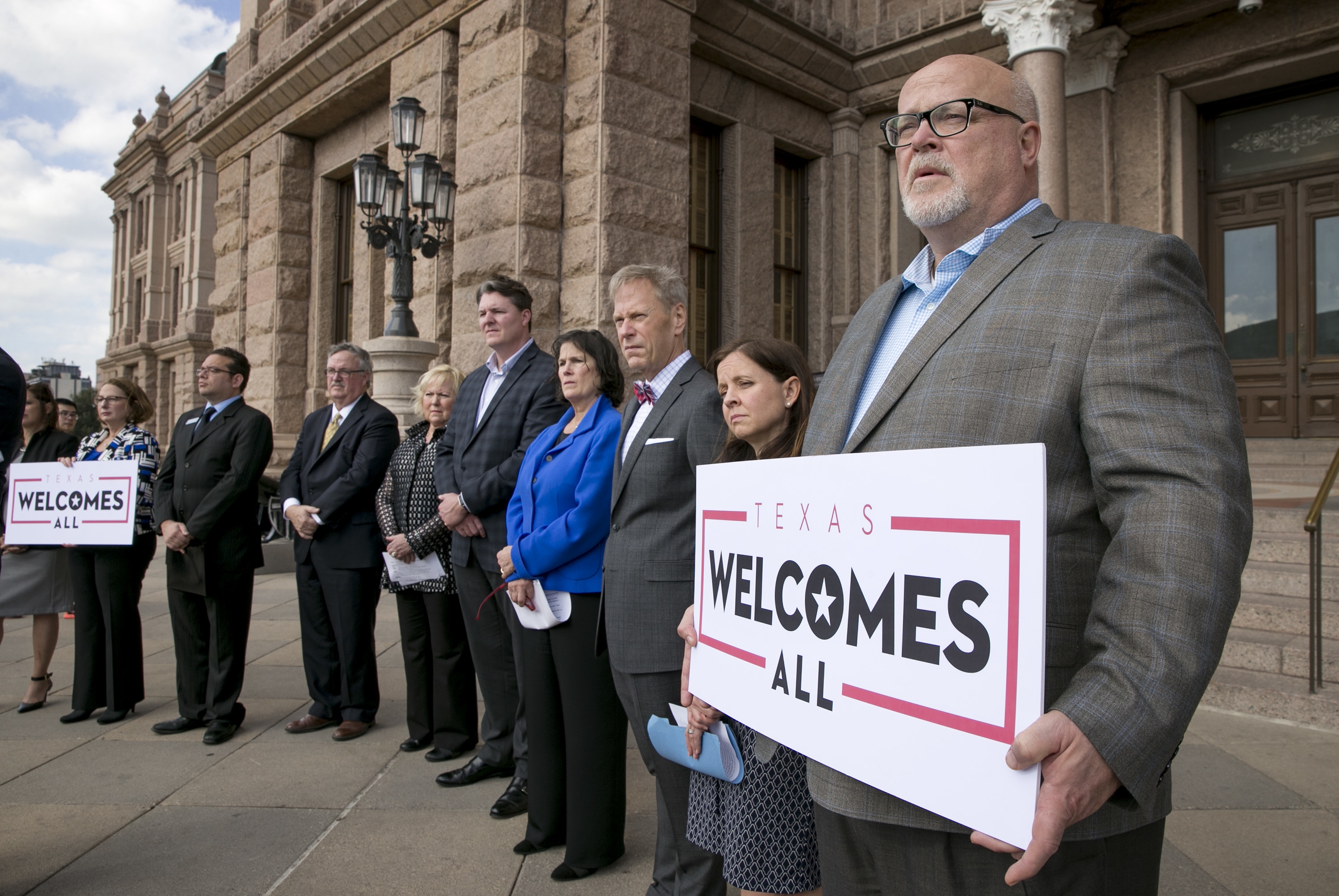 Bills aiming to control transgender bathroom access floundering