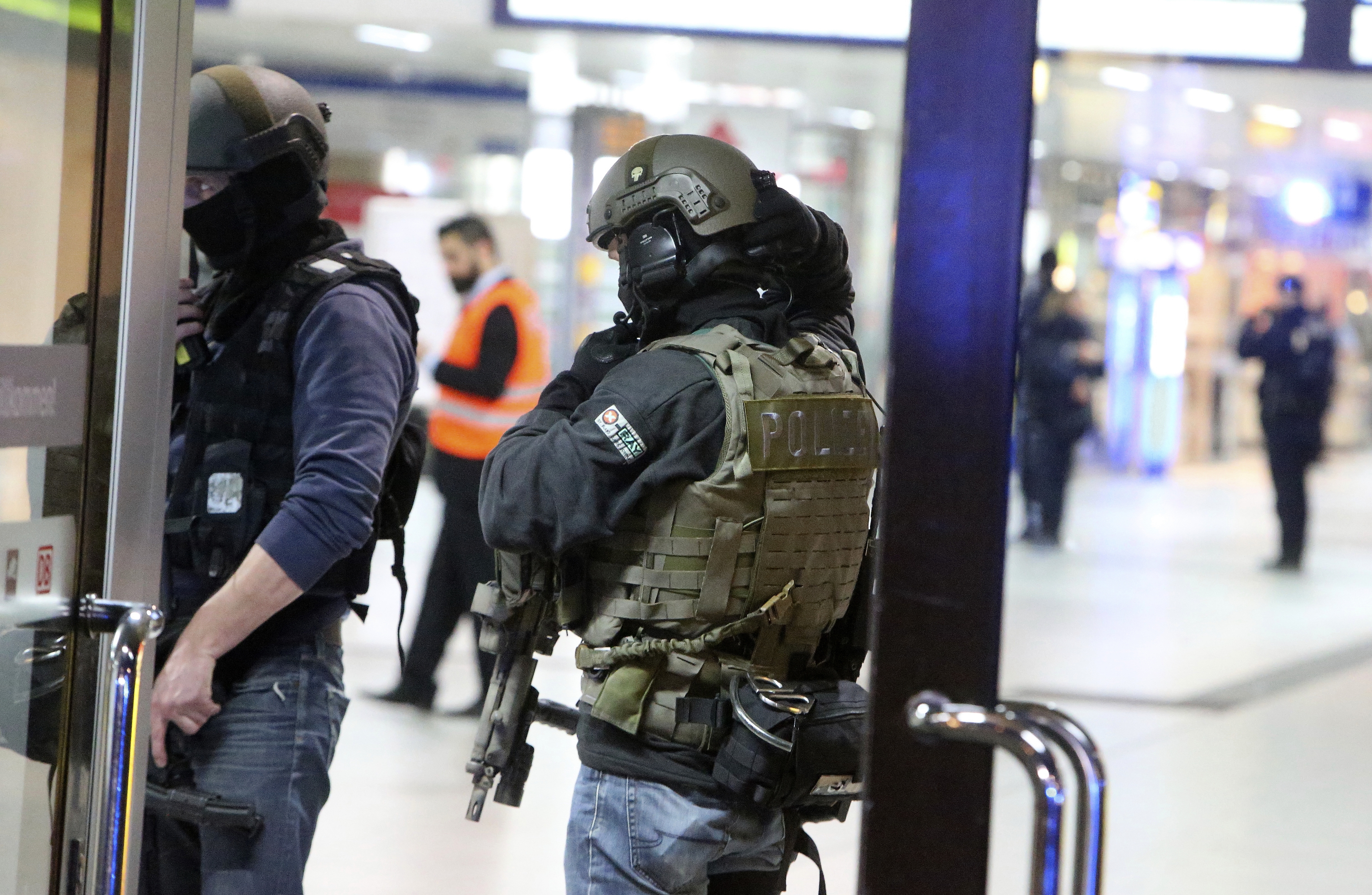 7 injured in ax attack at German station; 1 arrest