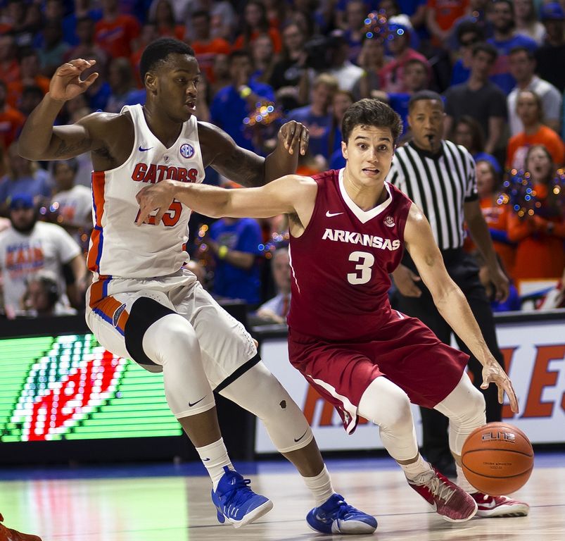 Barry looks sharp as No. 12 Florida handles Arkansas 78-65