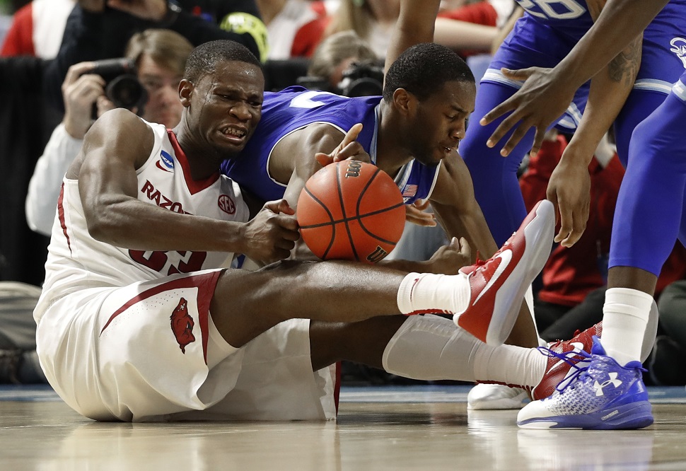 Arkansas holds off Seton Hall 77-71 in NCAA South Region