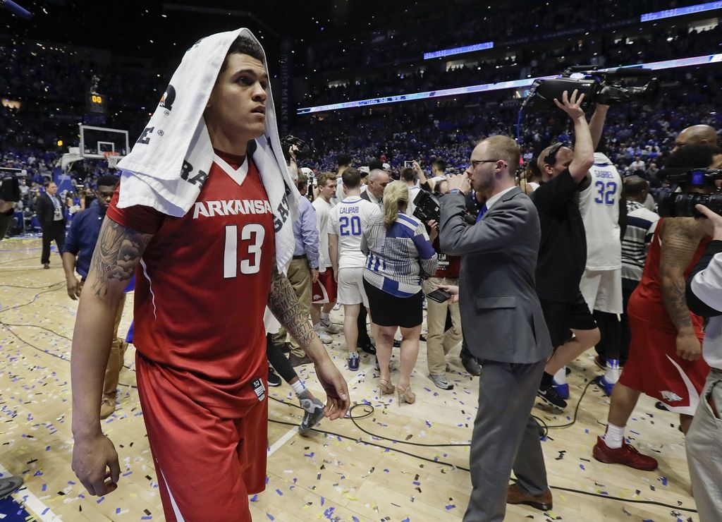 Hogs looking to Big Dance, past SEC title loss