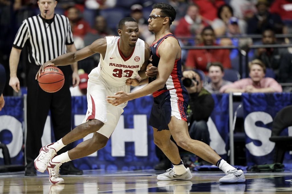 Arkansas edges Ole Miss 73-72 in SEC tourney