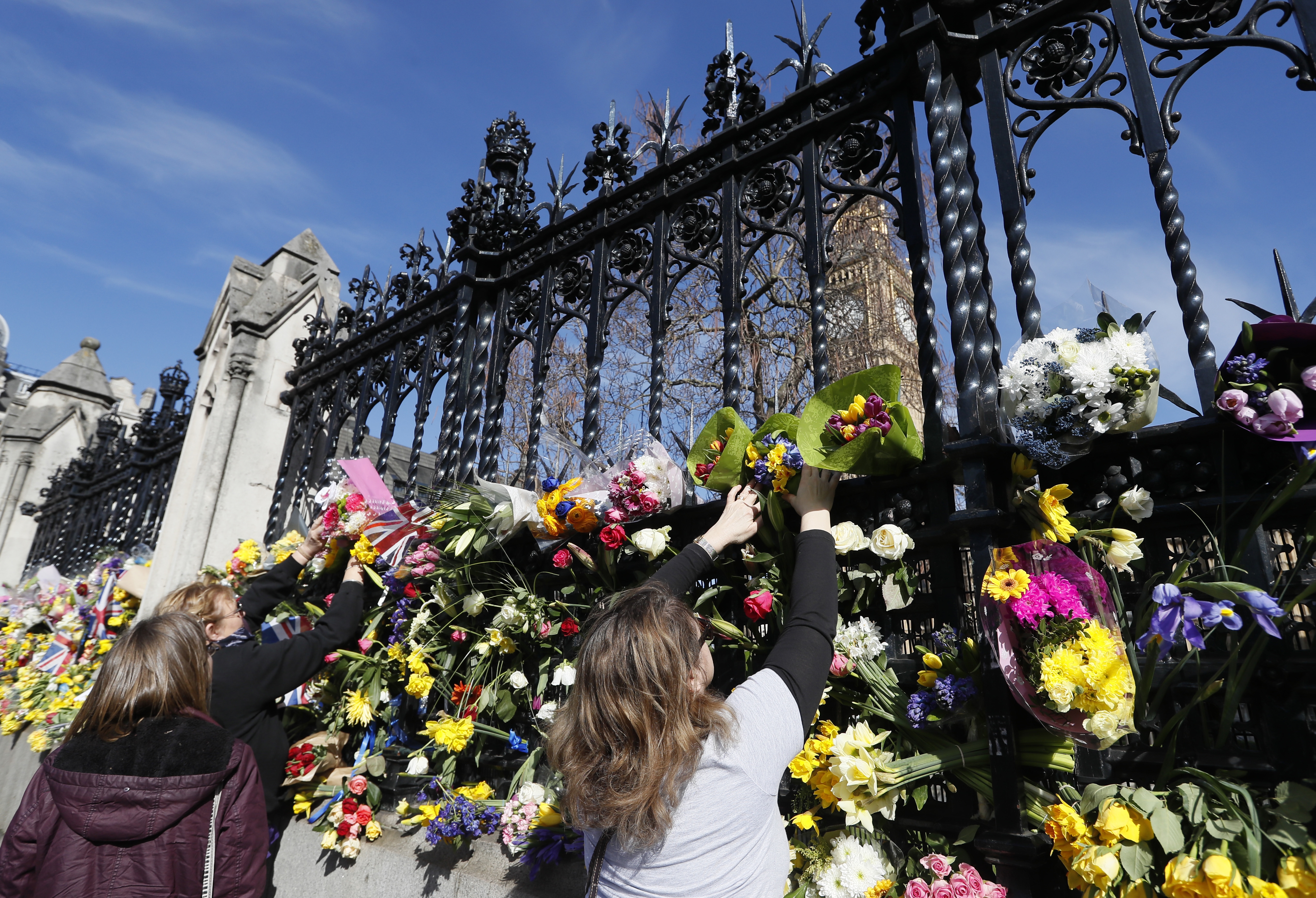 British police find no link between attacker and ISIS, al-Qaida