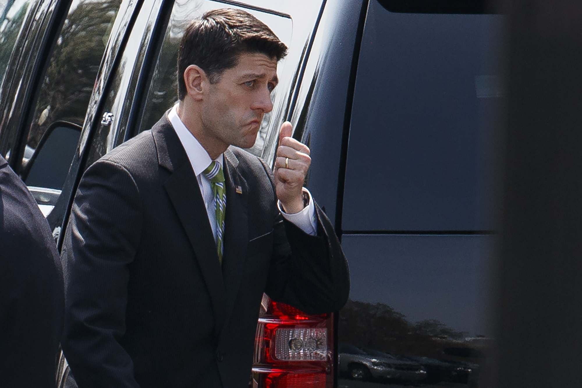 Short on votes, GOP pulls health-care overhaul bill
