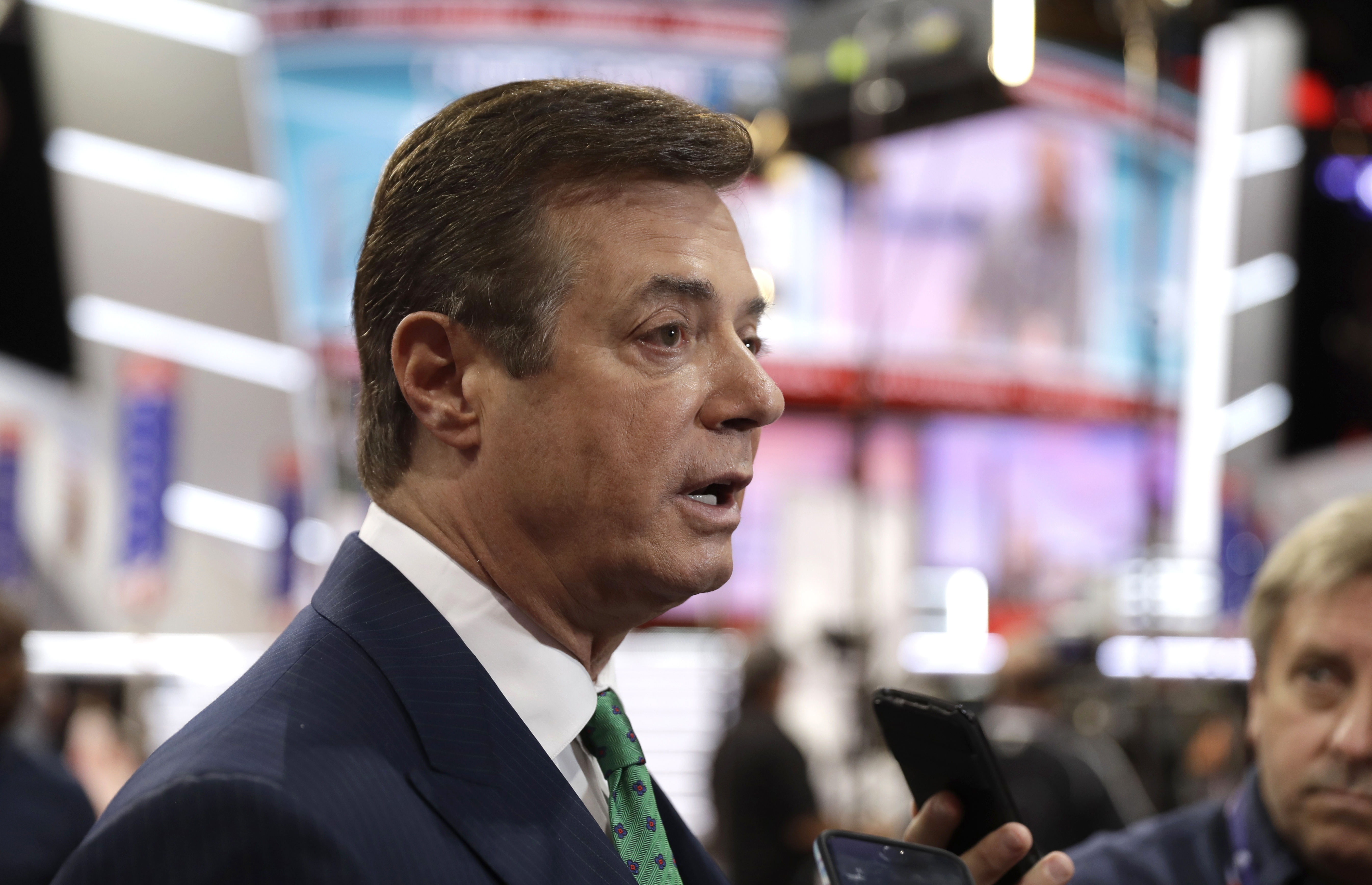 Manafort to testify before House Intel Committee