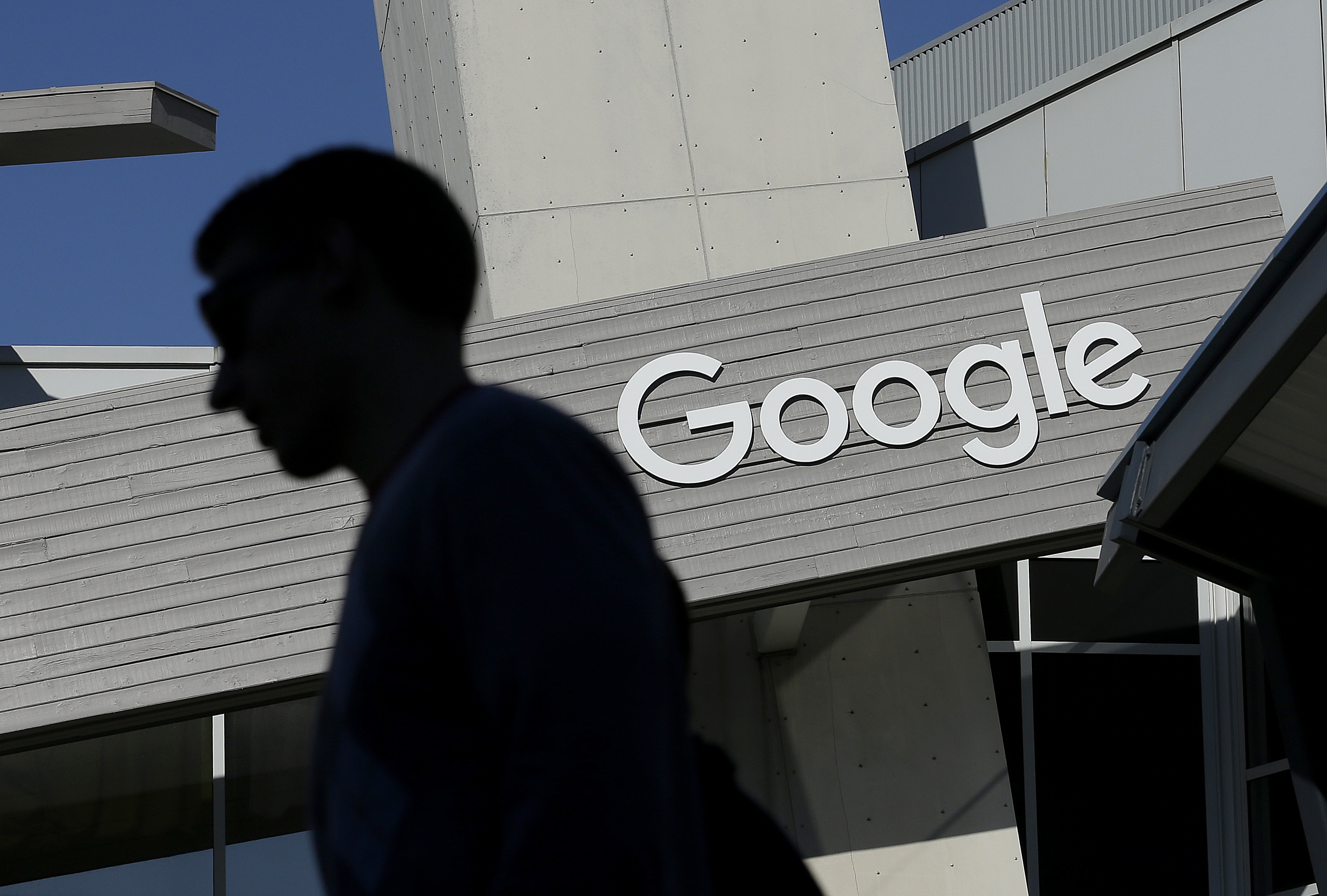 Google Maps already tracks you; now other people can, too