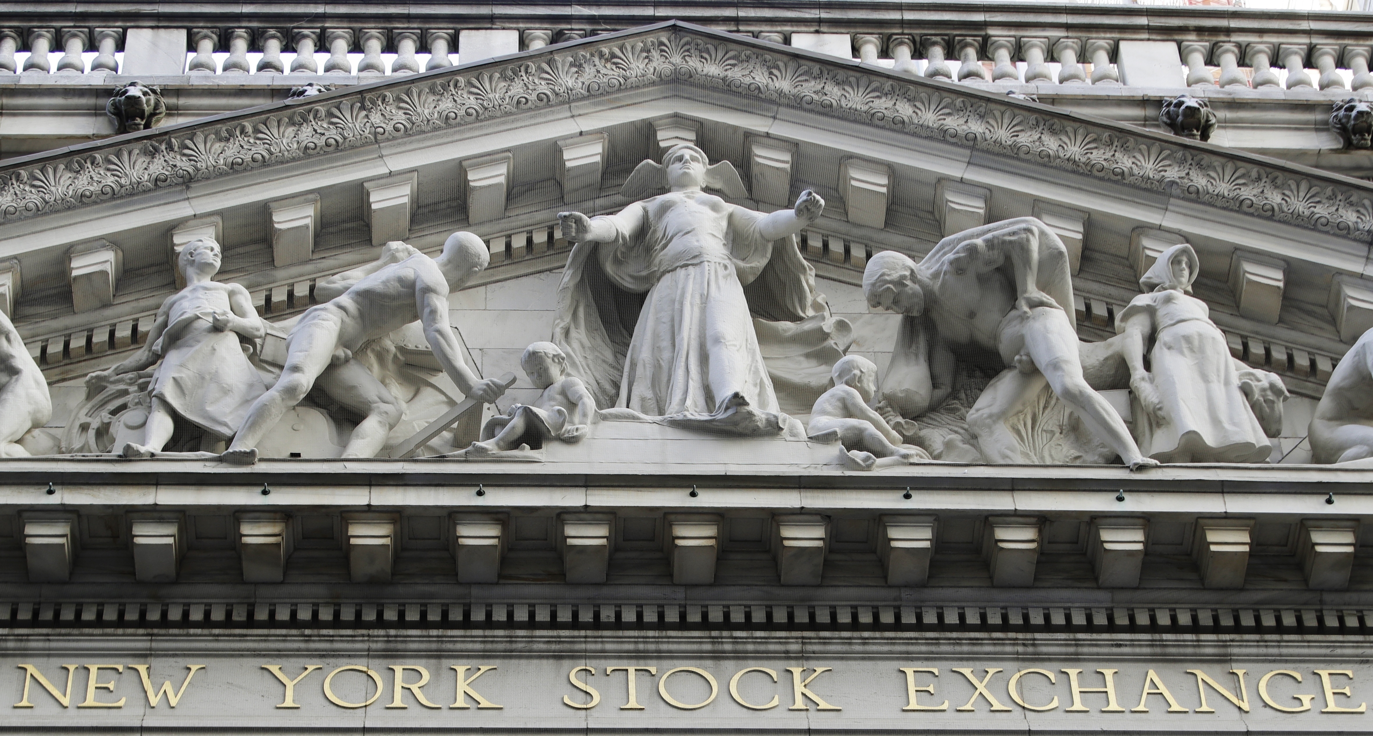 CLOSING BELL: After weak jobs report and Syria strikes, stocks stand still