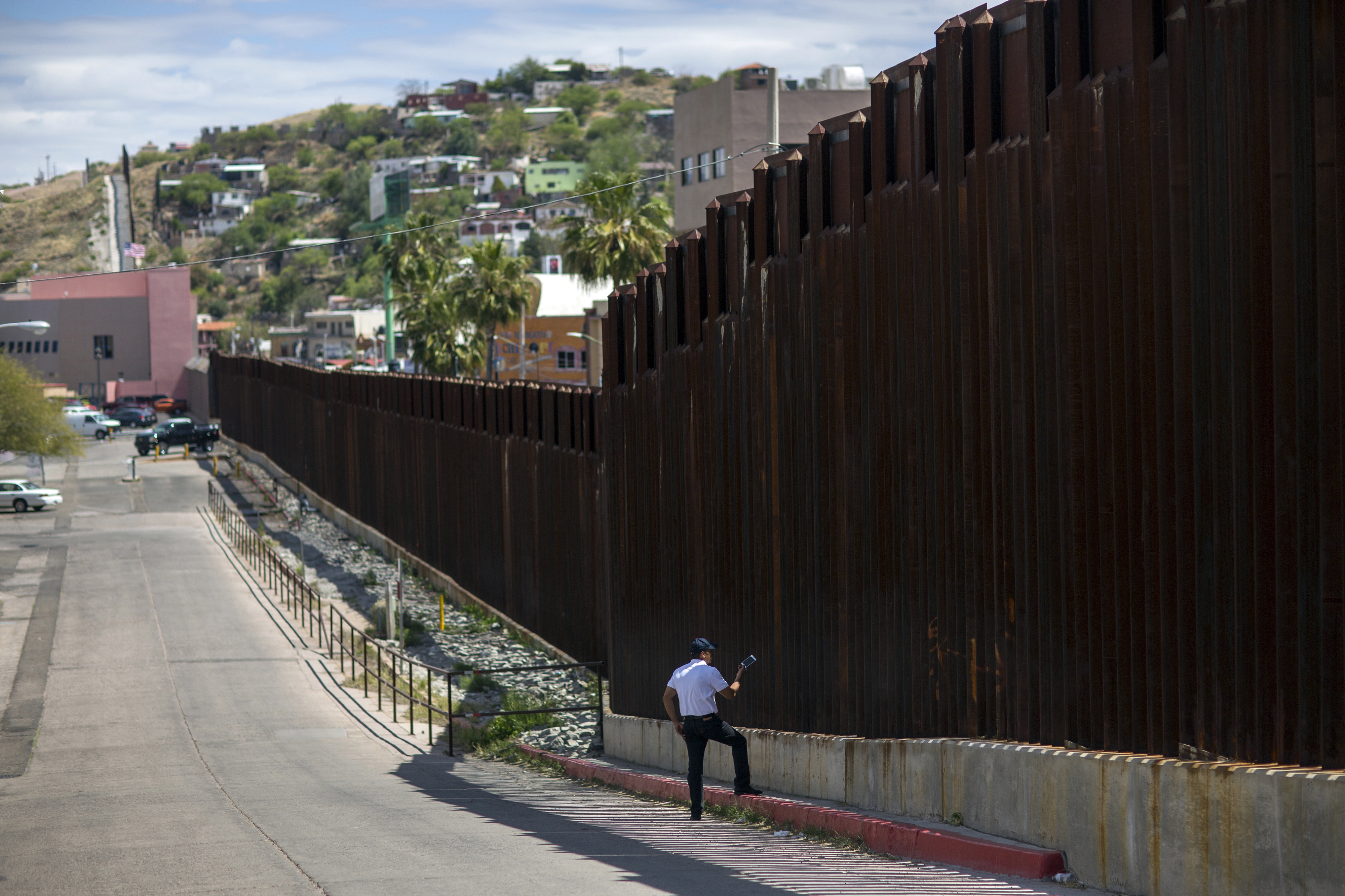 RISE: Immigrants delaying arrival; oil train routes defective; Masters warms up