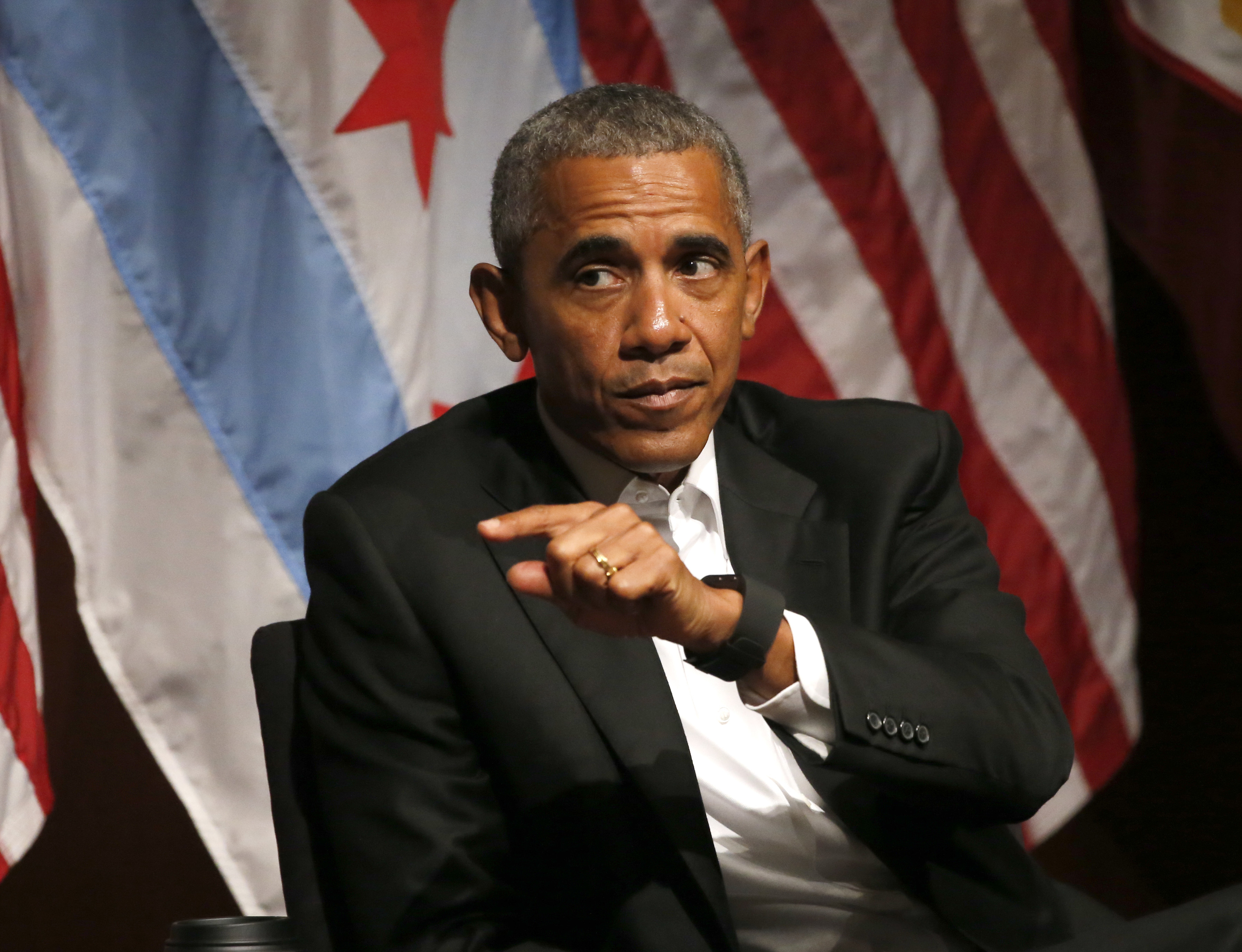 Obama dishes on leadership at 1st event since leaving office
