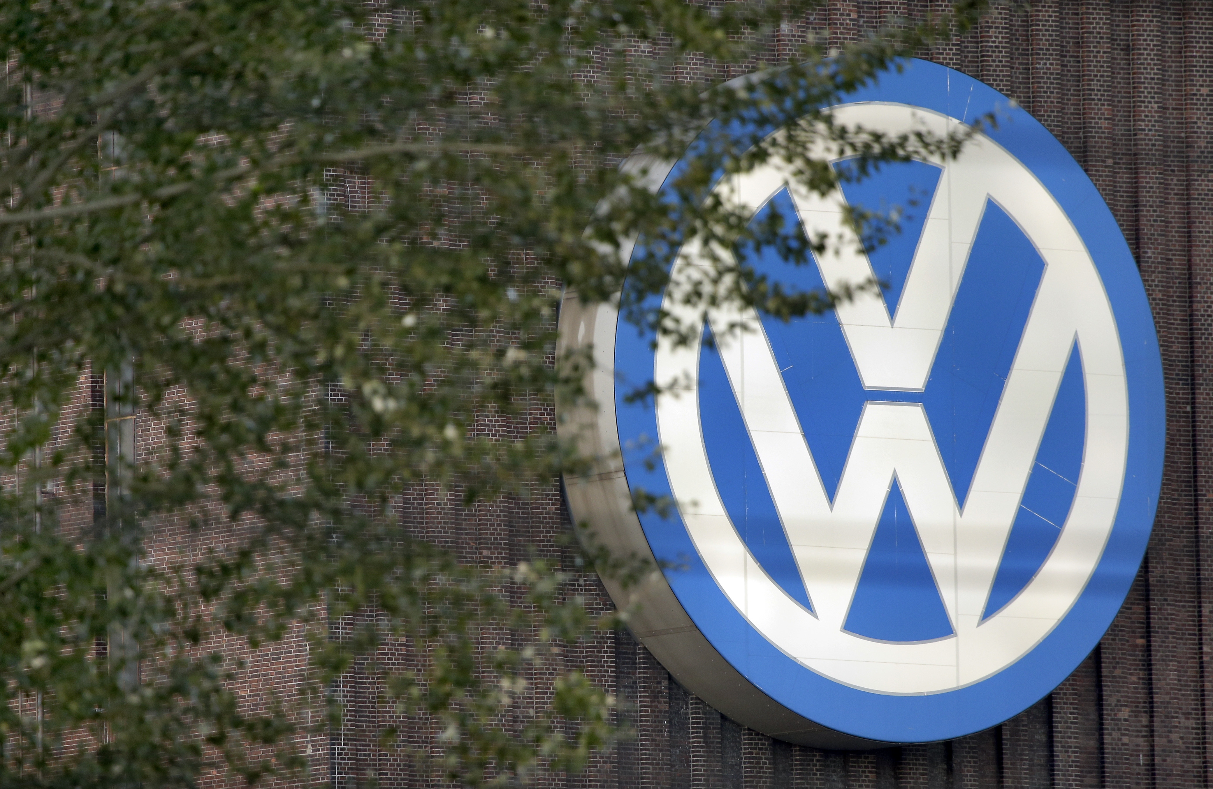 Volkswagen to pay $2.8 billion in US diesel emission scandal