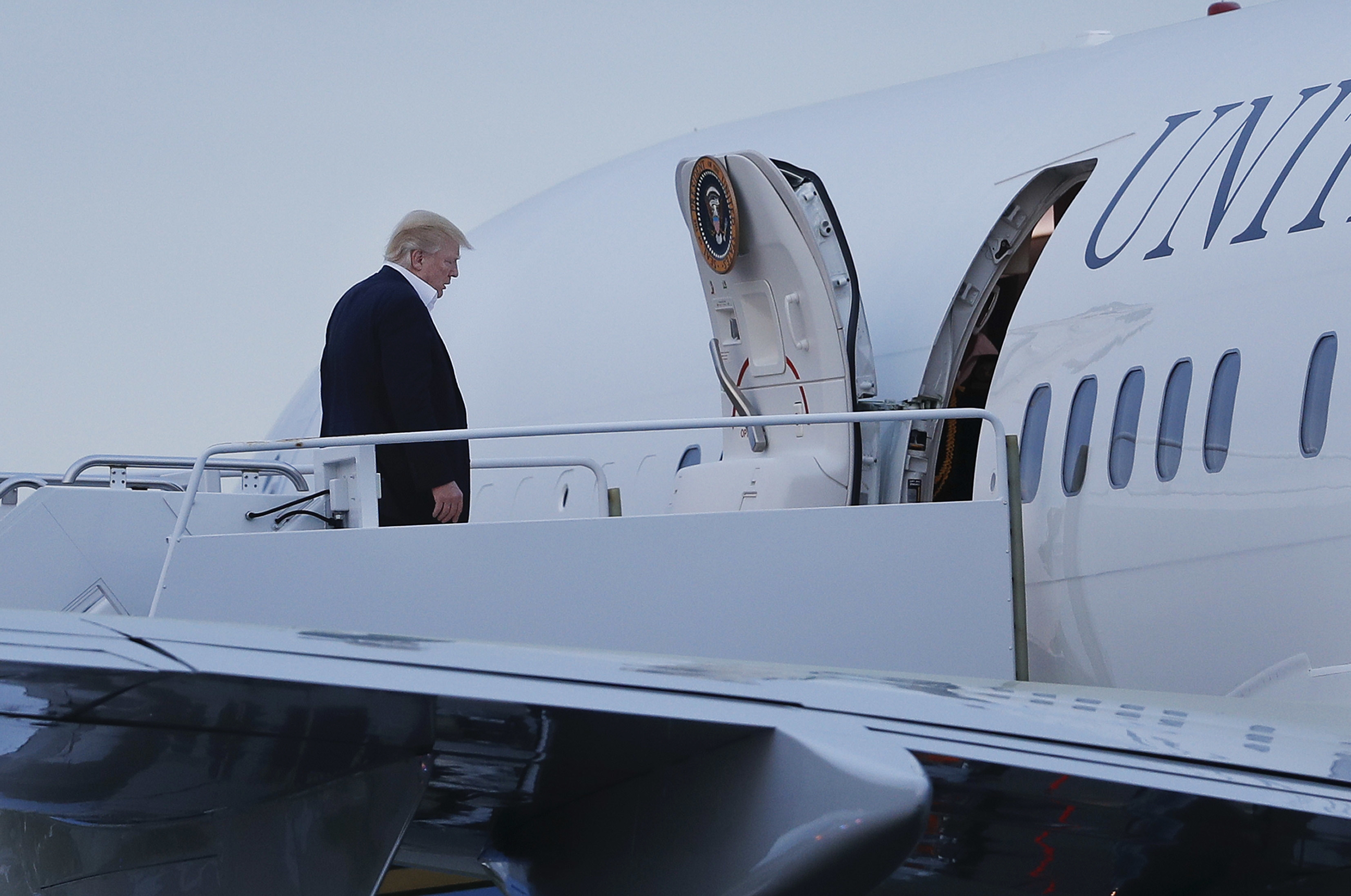 Trump begins effort to pack courts with conservatives