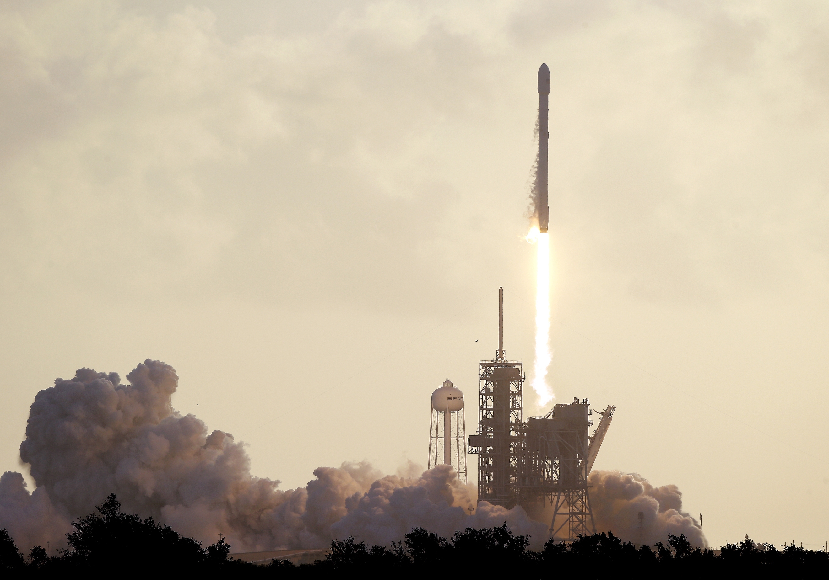SpaceX launches top-secret spy satellite for US government